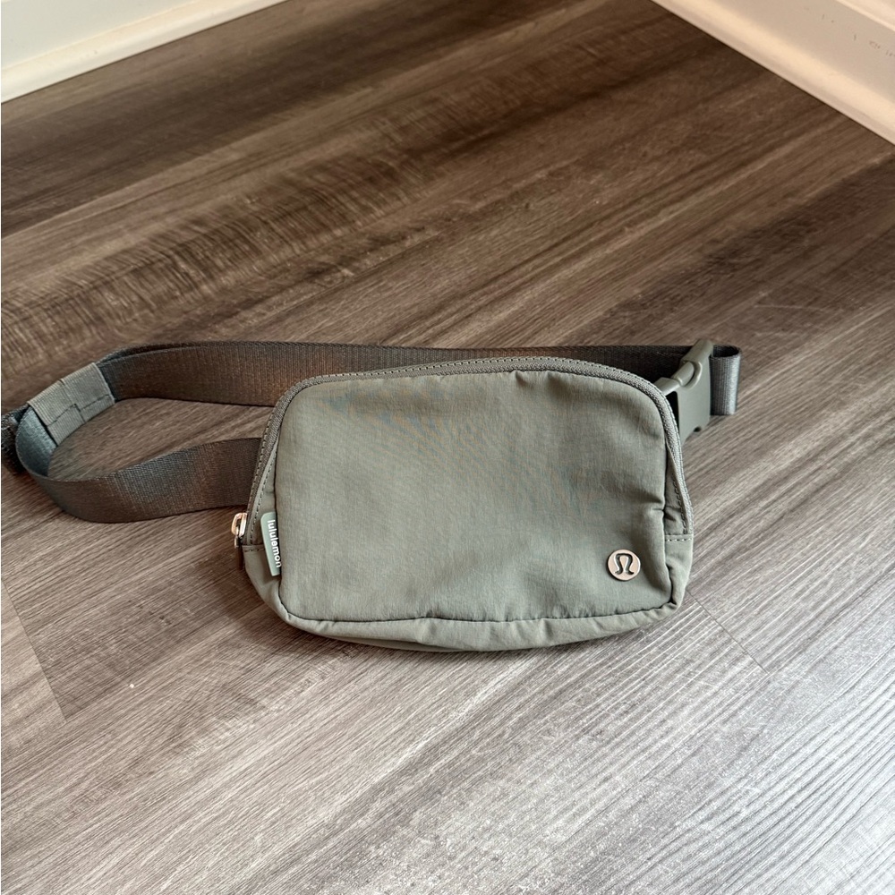 lululemon Green Belt Bag Adjustable Strap